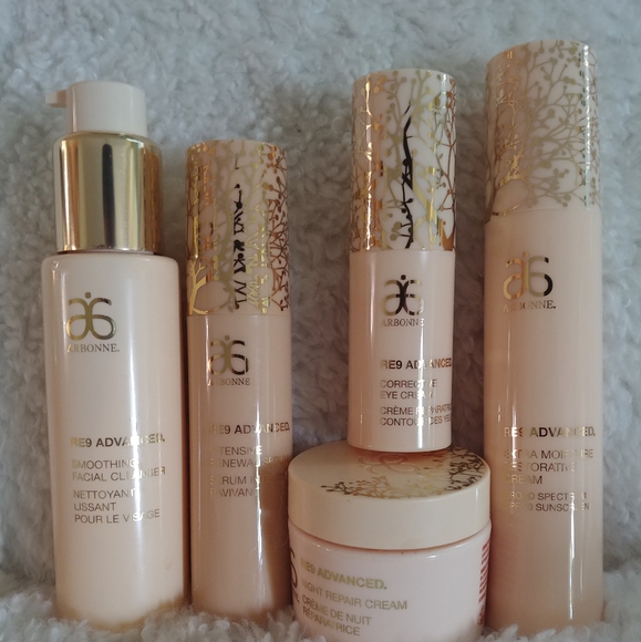 Arbonne Re9 Advance Anti-AGE SetSPF 15( 6 pecs)